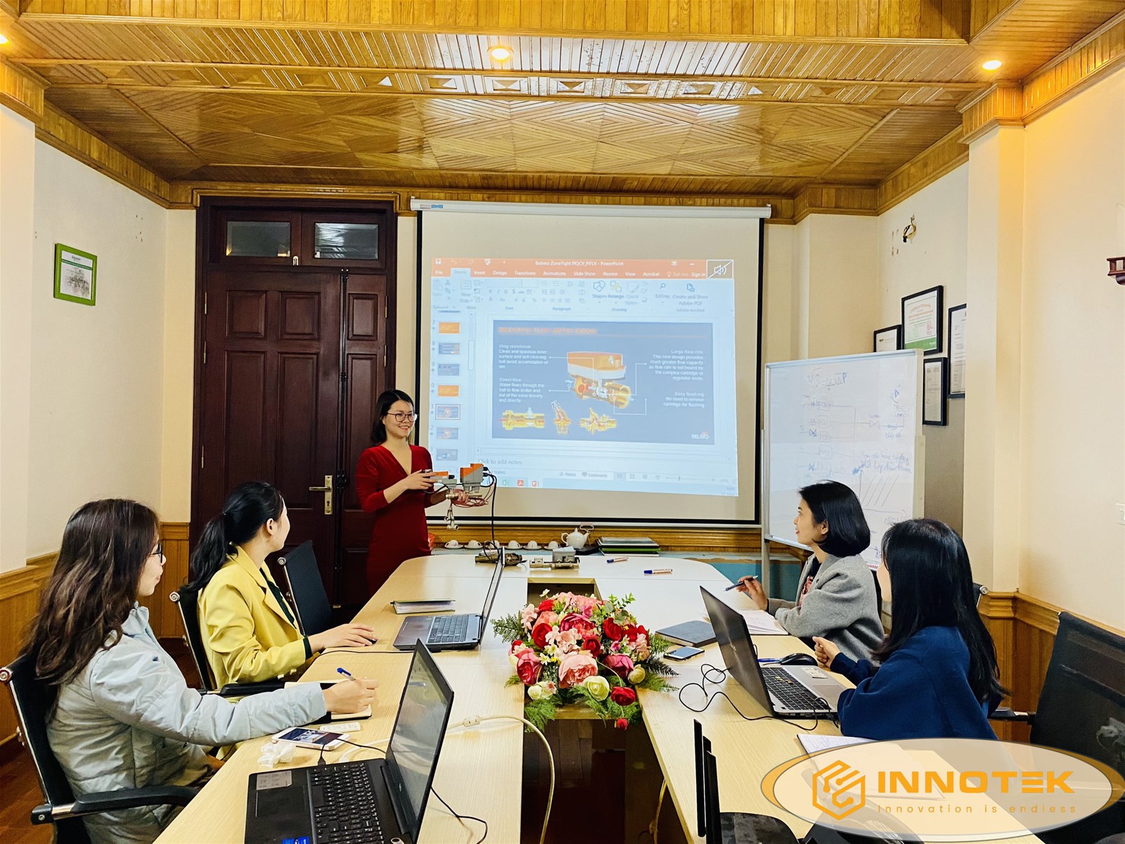 Hình ảnh Training cho toàn nhân viên của Song Nam Group tháng 3/2021