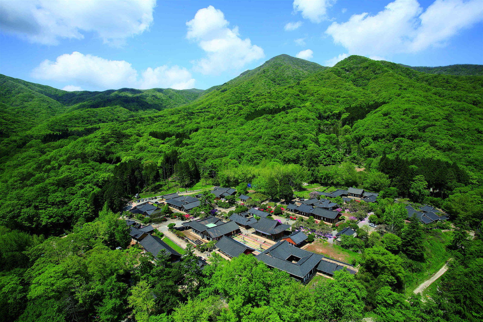 Vẻ đẹp 10 di sản thế giới vừa được UNESCO công nhận