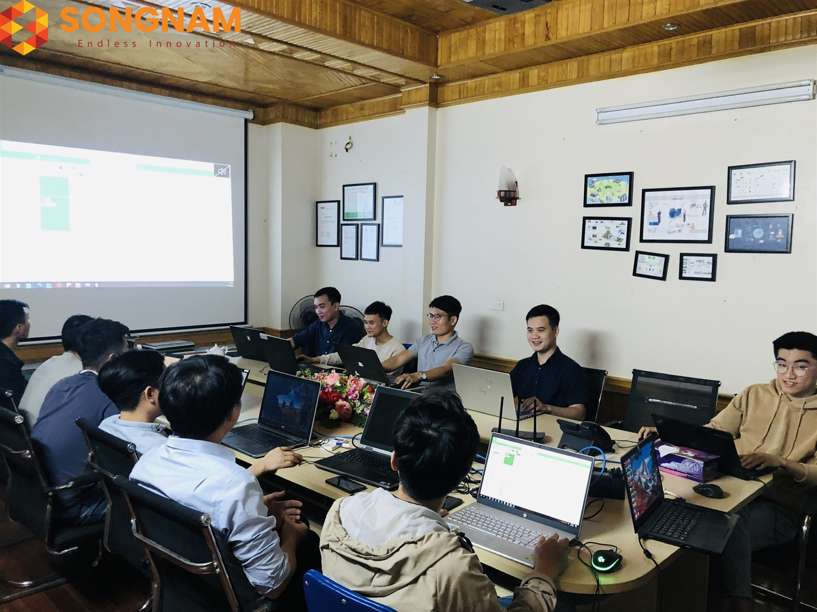 Hình ảnh Training cho toàn nhân viên của Song Nam Group tháng 3/2021